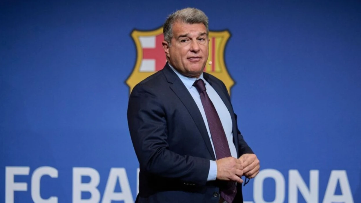 Joan Laporta jep dorëheqjen si president i Barcelonës
