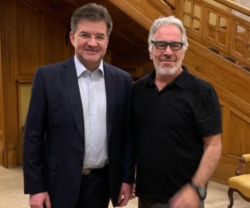 “Ndihem si idiot”, Lajçaku pasi i dolën mesazhet në dosjen “Epstein”