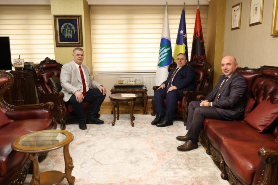 Myftiu Tërnava pret në takim pronarin e kompanisë “Amo”