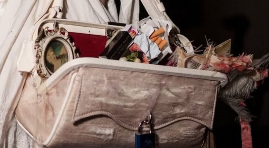 Në vitin 2026 çantat mbahen hapur