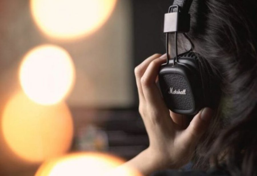 cfare-efektesh-ka-te-njeriu-degjimi-i-muzikes