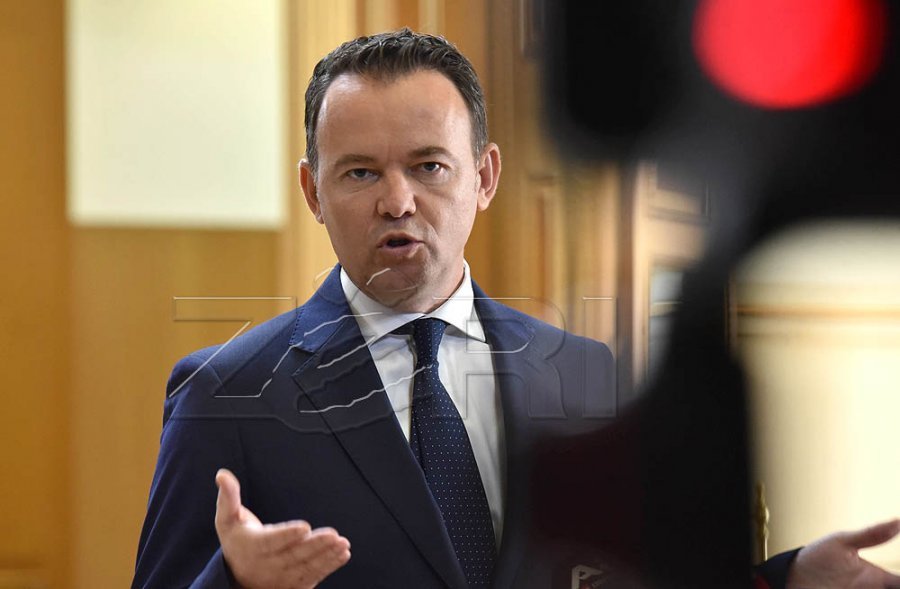 Raportimi për prishje koalicioni LVV LDK në Mitrovicë  deklarohet Peci