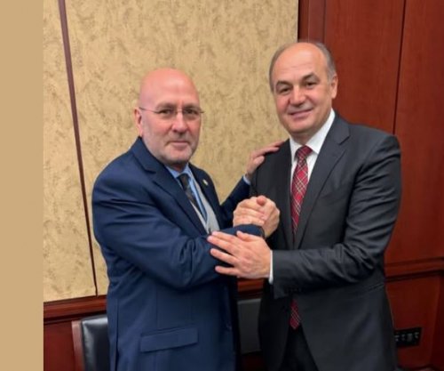 Hoxhaj takohet me kongresmenin Higgins, ia kërkon mbështetjen për anëtarësim në NATO