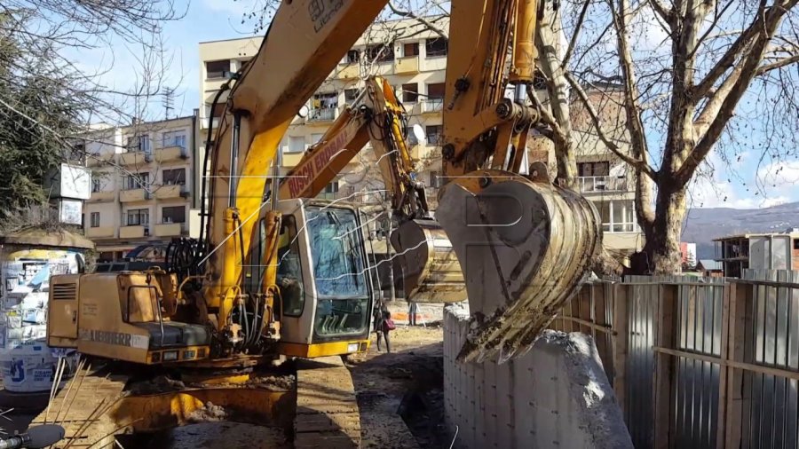 Nëntë vjet nga rrënimi i murit në Mitrovicën e Veriut