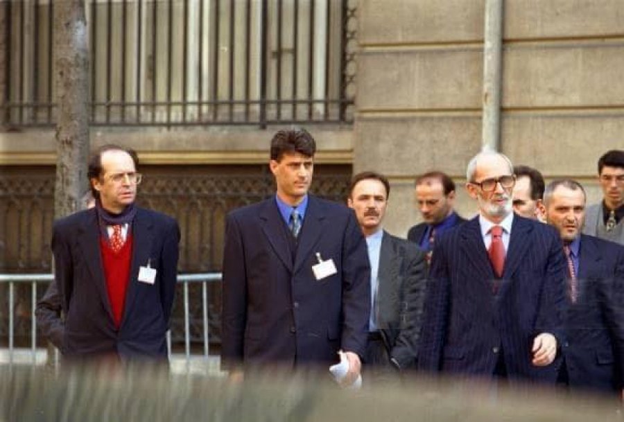 Hamza kujton Konferencën e Rambujesë: Nënë udhëheqjen e Hashim Thaçit, si kryesues i delegacionit, zgjodhëm paqen