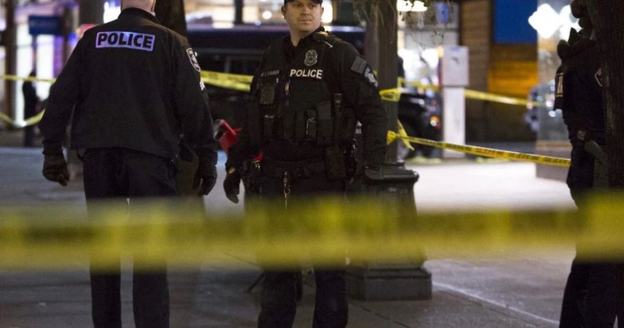 Arrestohet 15 vjeçari në Uells  tenton të vrasë me armë mësuesin e tij