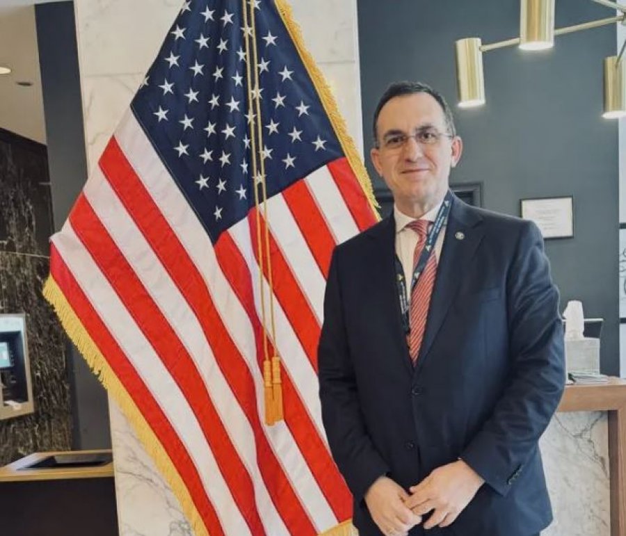 Rektori i UBT së në Washington  mes liderëve botërorë në Lutjet Nacionale të Mëngjesit në SHBA