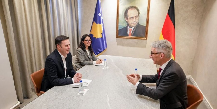 Abdixhiku takon ambasadorin gjerman, theksohet nevoja urgjente për stabilitet politik