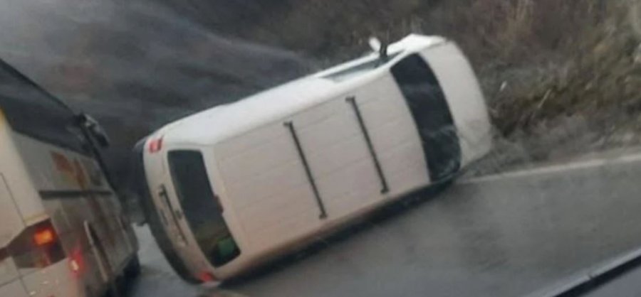 Aksident trafiku në rrugën Gjilan Kamenicë  një person i lënduar
