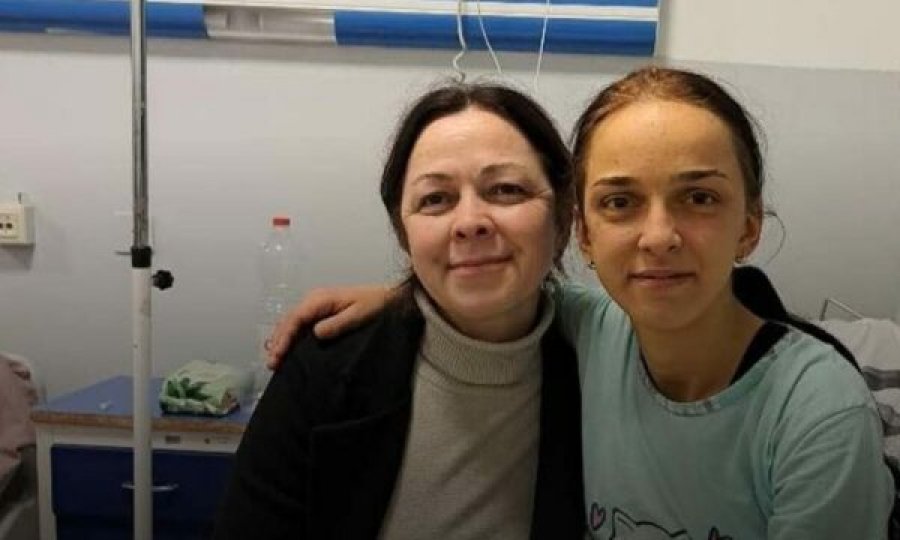 thirrje-per-ndihme-nena-gati-ta-dhuroje-melcine-per-vajzen-familja-s-e-perballon-koston-e-operacionit