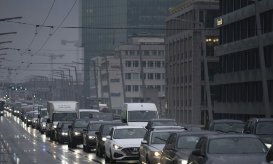 Shoferët në Cyrih bllokohen në trafik për 94 orë në vit