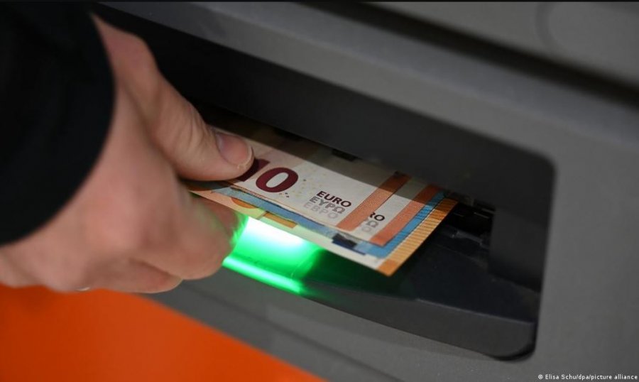 Gjermania do që të ruhet e drejta për pagesa me para në dorë