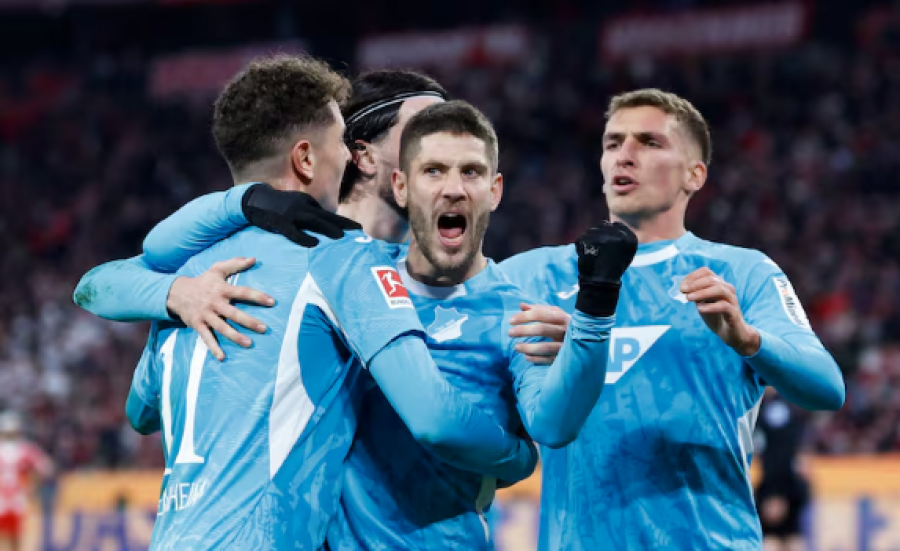 Fisnik Asllani asisiton në pjesën e parë ndaj Bayern Munichut