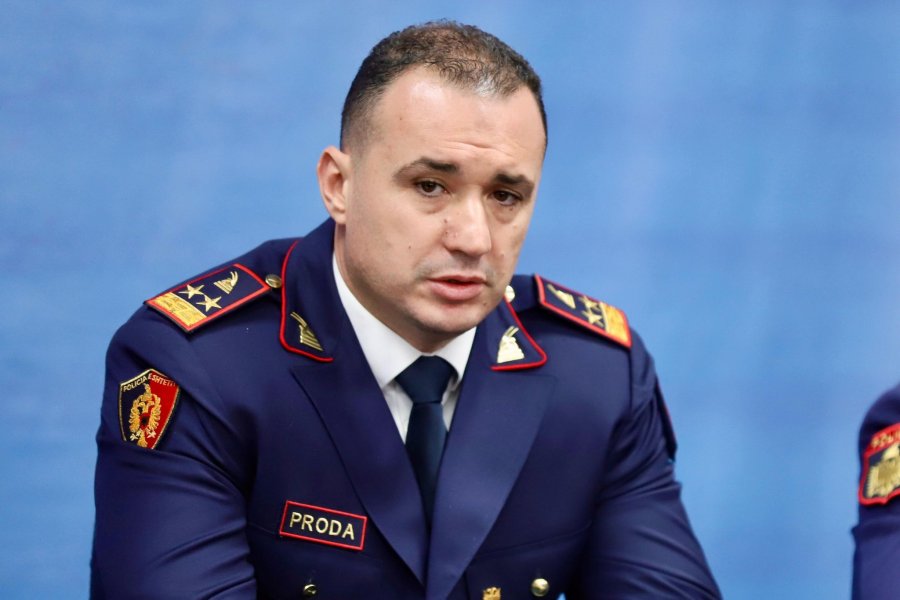 Drejtori i Policisë së Shqipërisë  Po e godasim trafikimin e armëve nga Kosova me operacione të njëpasnjëshme