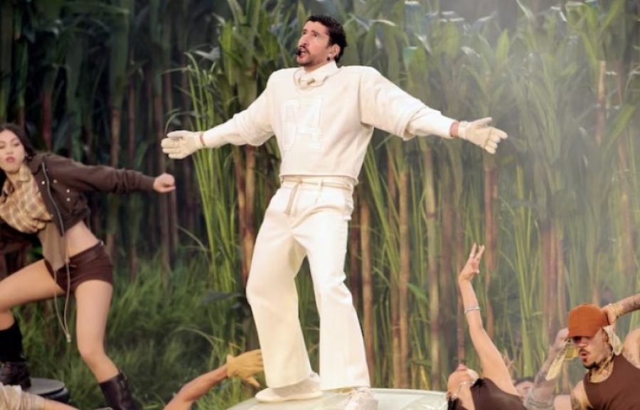 Bad Bunny sjell kulturën latine në skenën e  Super Bowl 