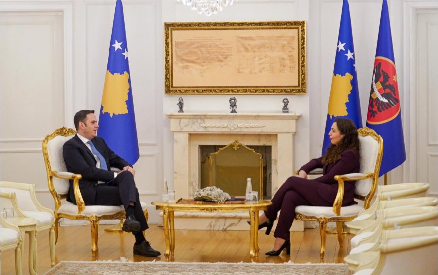 Osmani i nis konsultimet me partitë për Bordin e Paqes  Abdixhiku i jep mbështetje të plotë