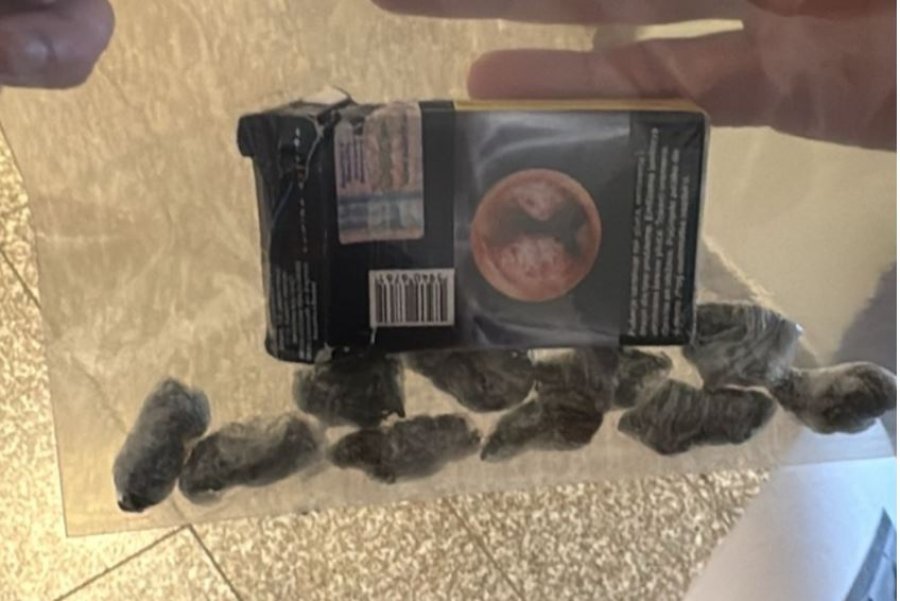 U kap me 10 qese drogë  arrestohet një person në Mitrovicë