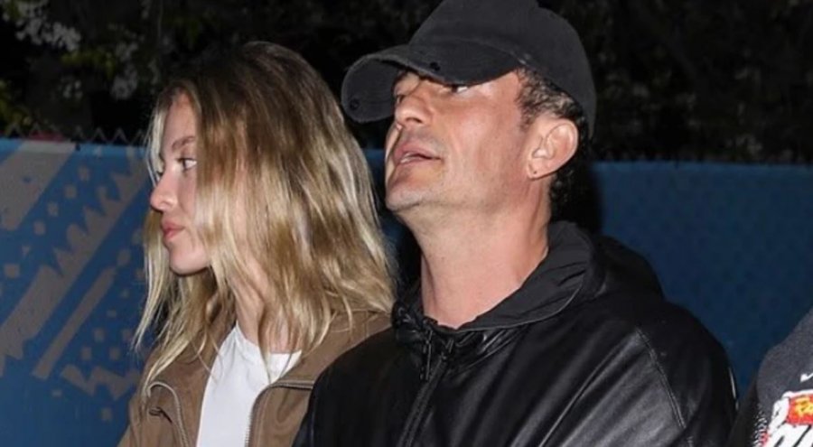 Orlando Bloom flitet se ka nisur një lidhje dashurie me një modele 21 vjet më të re