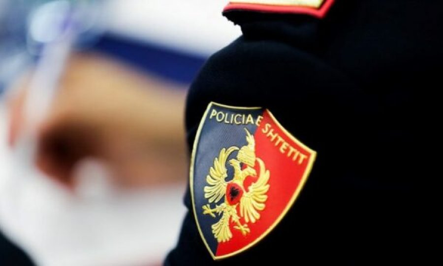 Tentoi ta kalojë kufirin me armë e municion, arrestohet në Kukës 39-vjeçari nga Kosova