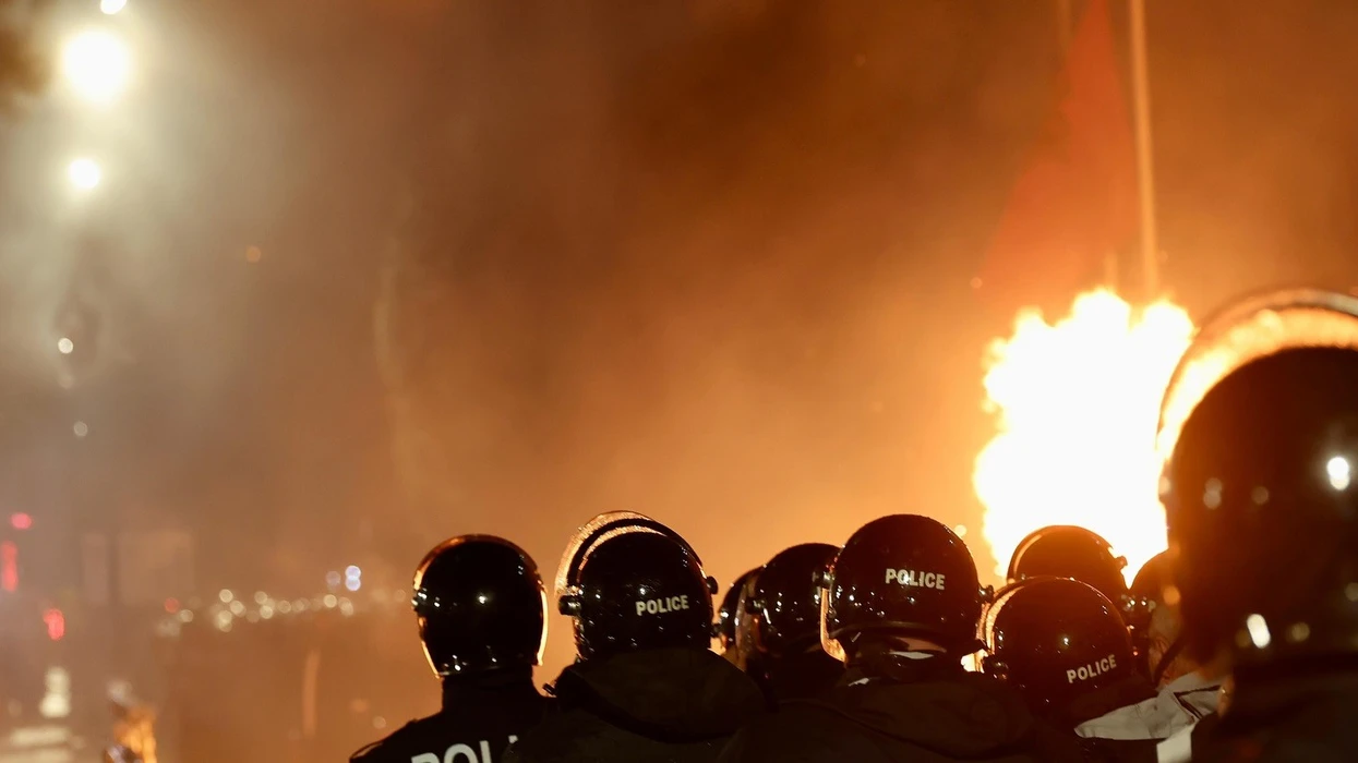 16 policë të lënduar pas protestave të opozitës në Shqipëri