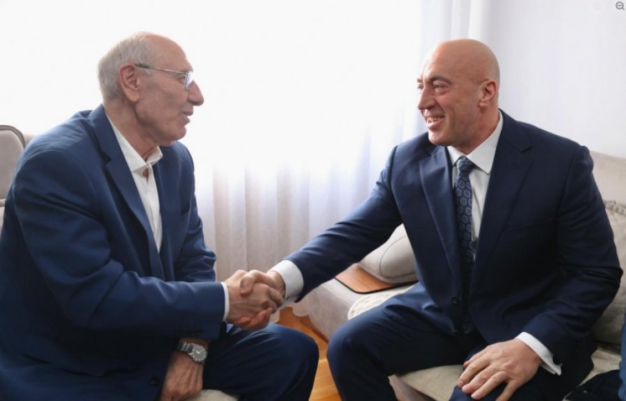 Një ditë pas lirimit me kusht nga Haga, Haradinaj shkon në vizitë te Fazliu