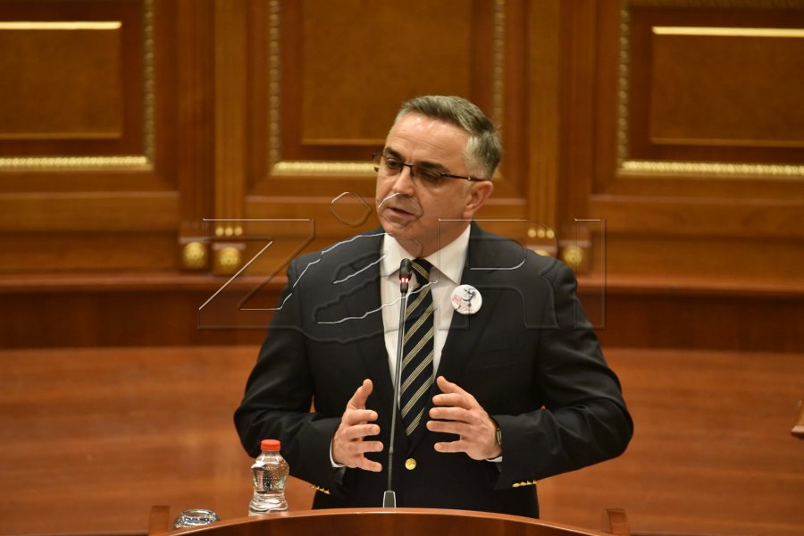 Tahiri Kurtit  Ke themeluar një kabinet qeveritar i cili është i përmasave të Kinës