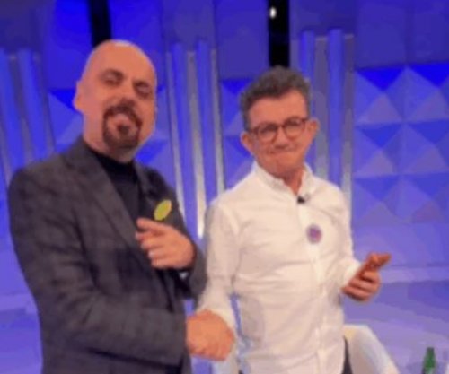 Pas përplasjes, pajtohen dhe përqafohen mes vete Berat Buzhala dhe Albatros Rexhaj [video]