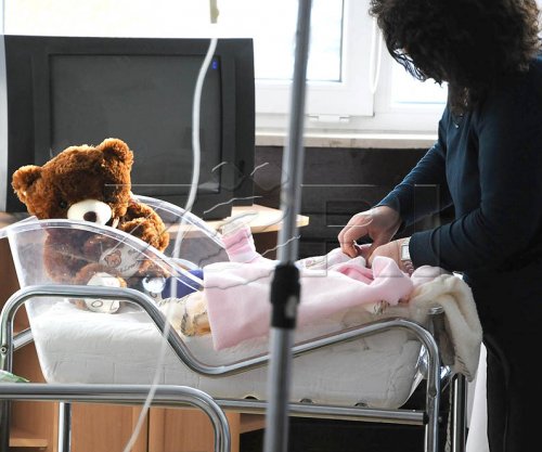 Për 13 vjet në Kosovë u lindën mbi 306 mijë fëmijë, 71 prej nënave ishin mbi 65 vjeçe