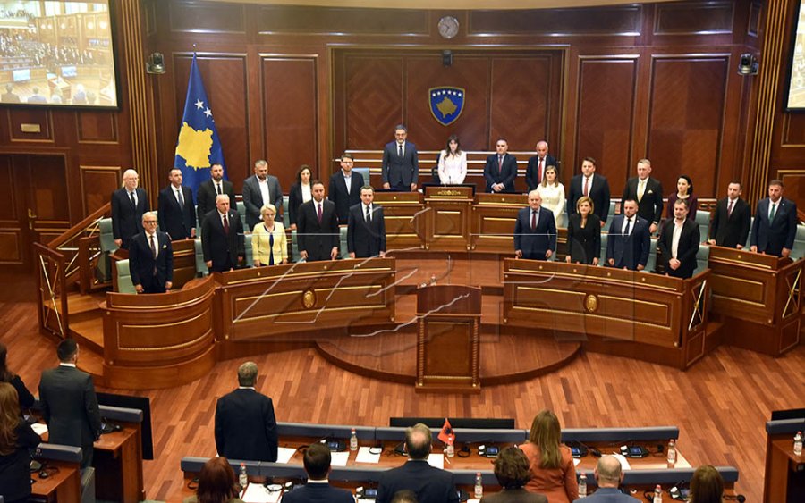 Kamberi uron Kurtin për mandatin e ri, kërkon fokus në Luginën e Preshevës