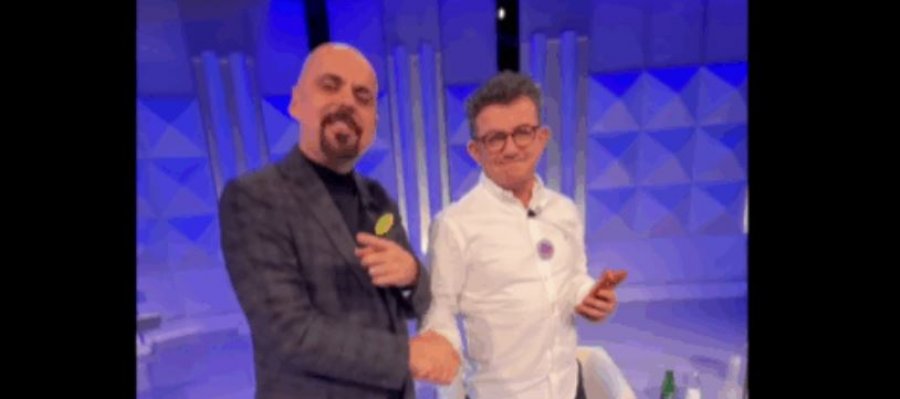 Pas përplasjes  pajtohen dhe përqafohen mes vete Berat Buzhala dhe Albatros Rexhaj  video 