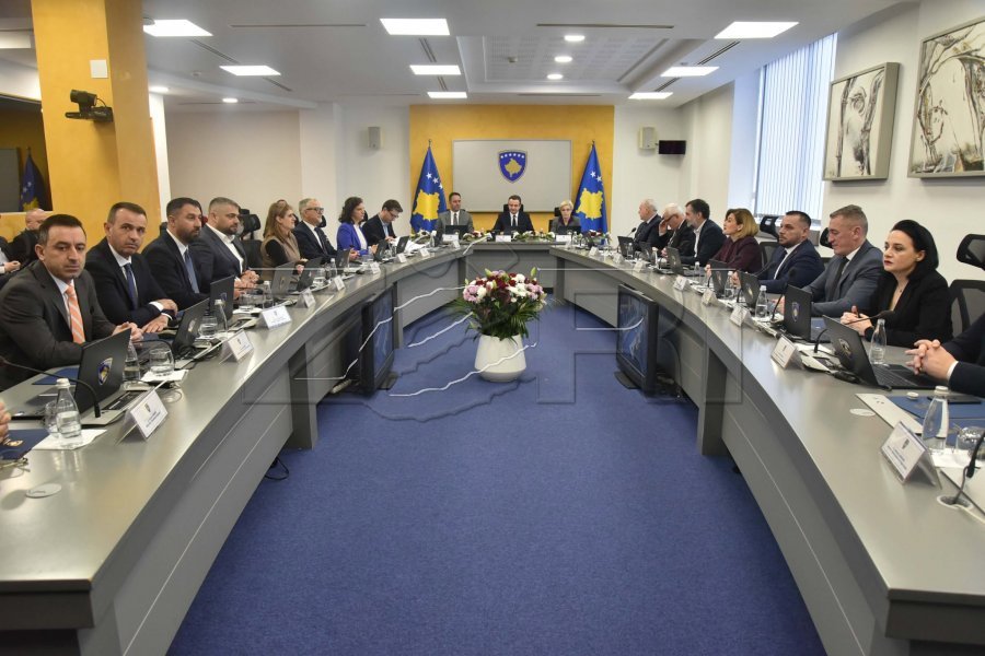 Zgjerimi i qeverisë me katër ministri të reja, nxjerr shqetësime për barrën buxhetore