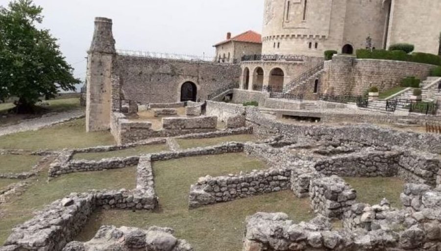 Instalohet hotspoti i parë publik Wi Fi në Kalanë e Krujës