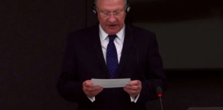 Dëshmitari i Thaçit Duncan  Pres me padurim përgjigjen e Prokurorisë në Hagë