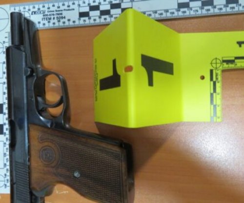 Njësia e Reagimit të Shpejtë arrestoi një 23 vjeçar në Mitrovicë të Jugut, iu gjet një pistoletë me 5 fishekë në veturë