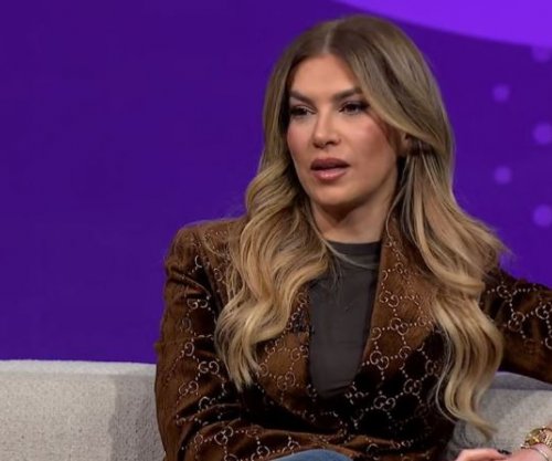 Leonora zbulon detaje për lidhjen e saj 15-vjeçare