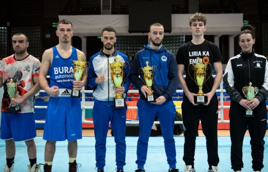 Bashkim Bajoku  boksieri më i mirë i turneut  Pavarësia 