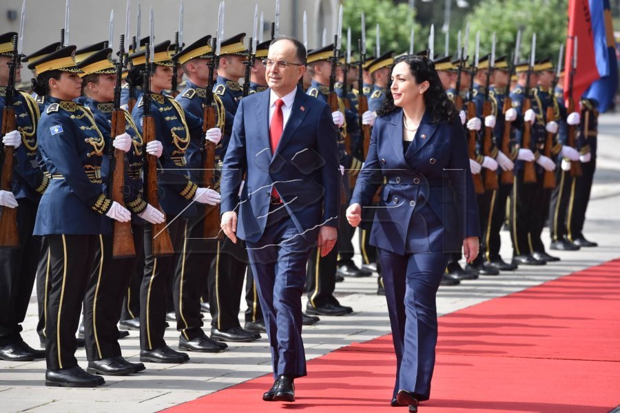 Hoxha: Osmani dhe Begaj pjesëmarrës në marshin “Drejtësi, jo politikë”