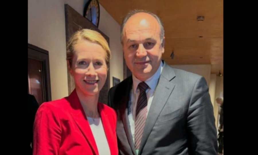 Enver Hoxhaj takohet me shefen e BE së në Mynih  flasin për Kosovën dhe integrimin në BE