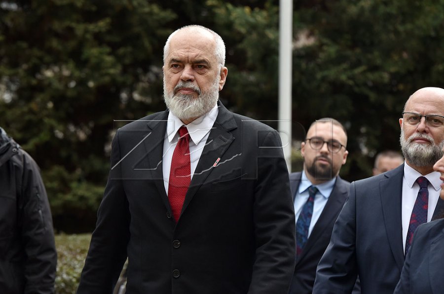 Edi Rama uron besimtarët myslimanë për Ramazan  Agjërim të lehtë e të pranuar