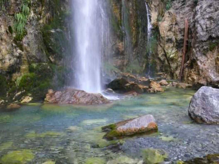 Ujëvarat e Mërtinjës, një perlë natyrore në Këlcyrë