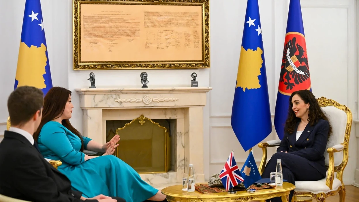 Deputetja britanike uron 18 vjetorin e pavarësisë nga Prishtina  Kosova  një dritë udhëheqëse e demokracisë në Ballkan