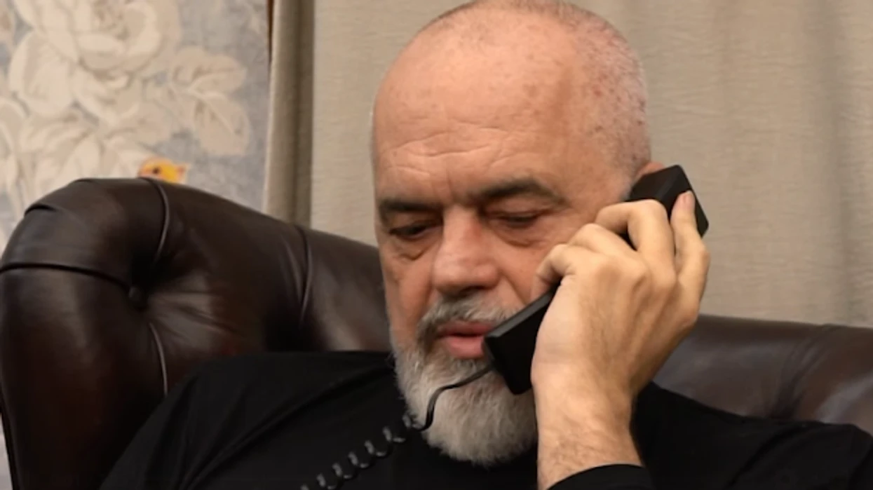  Unë e kam fituar përjetë lirinë    Rama ndan bisedën emocionale me Thaçin nga Haga në 18 vjetorin e pavarësisë