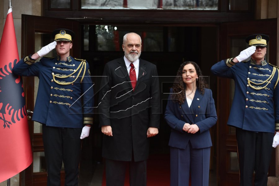 “Zbulimi i ‘sekretit’ e kapi në befasi Osmanin”, analistët komentojnë vizitën e Ramës në Kosovë