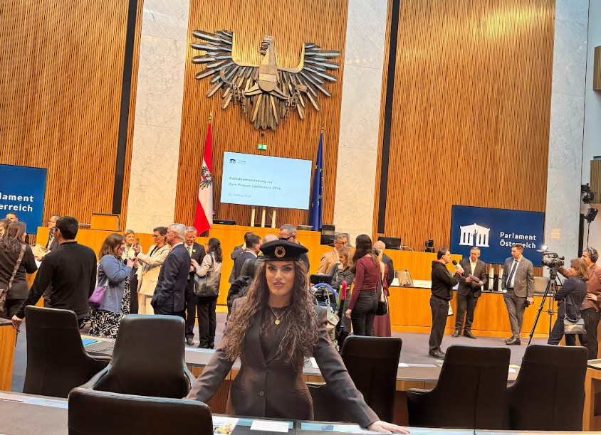 Simboli i UÇK-së shkakton reagim nga Serbia gjatë një konference ndërkombëtare në Vjenë