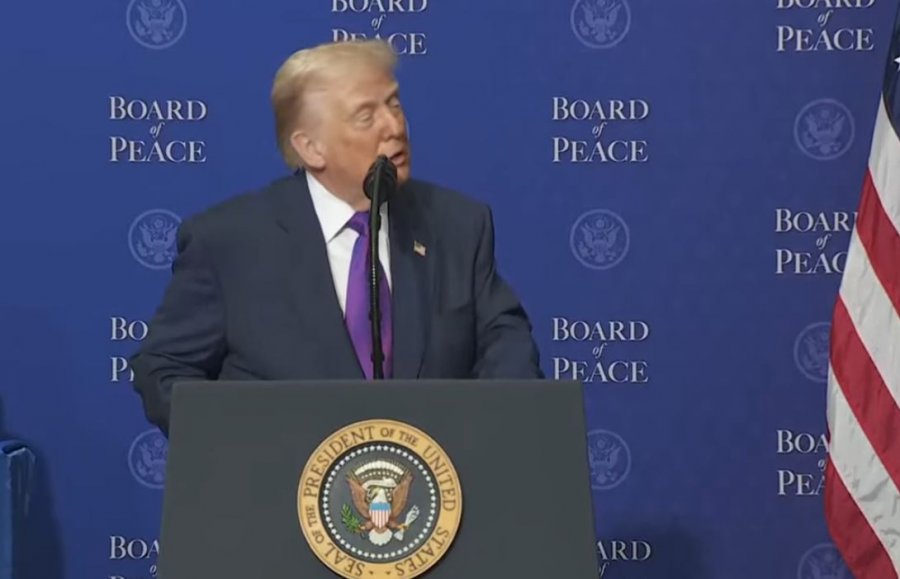 Trump për Vjosa Osmanin  Po bëni një punë të shkëlqyeshme 