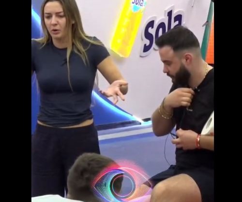 Pas përjashtimit të Kristit, banorët aludojnë: Mos është ngjitur në mur? [video]