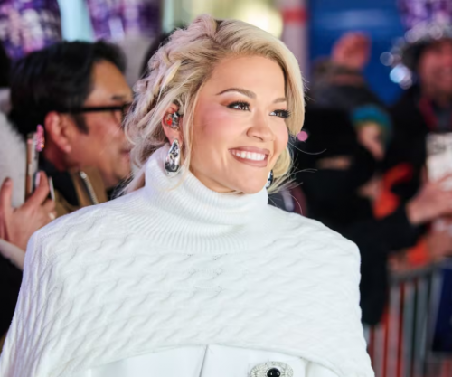 Rita Ora ndan mesazhe motivuese përballë kritikave online