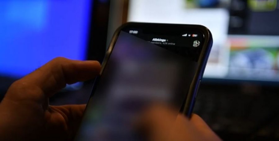 Grupet ngacmuese online, “Alb Porn” mbyllet, tjetri bllokohet