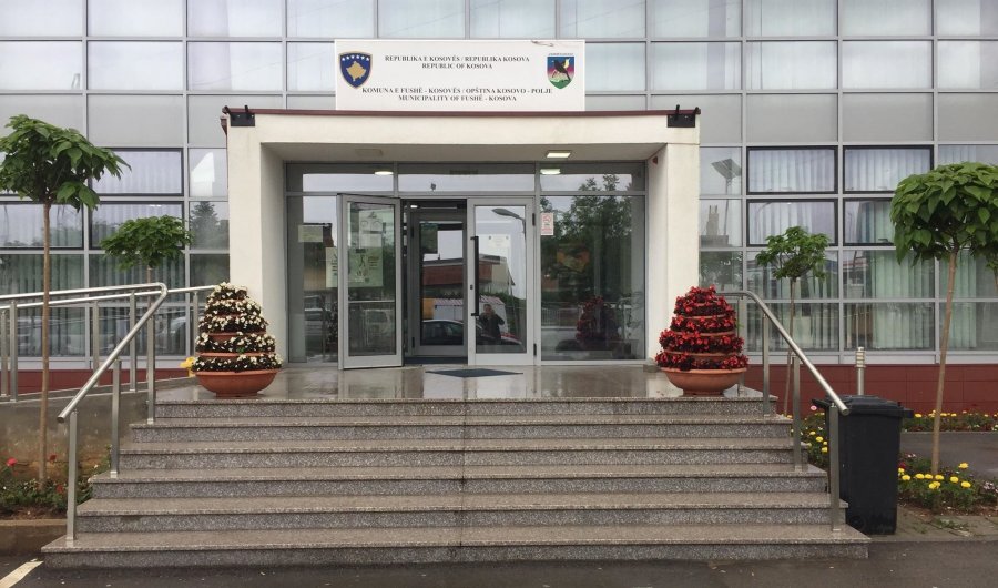 Një orë më pak për punonjëset gra të Fushë Kosovës  vendimi ngrit debate për barazinë