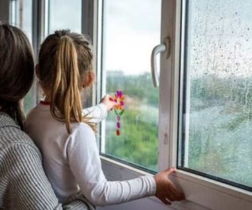 Si ta përballoni motin e zymtë dhe shiun e pandërprerë